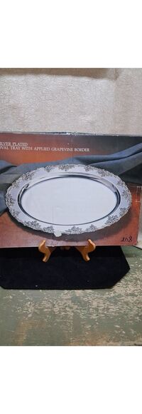 Vintage Godinger Silver Plated Serving Oval Tray with Grapevine Border - Picture 2 of 6
